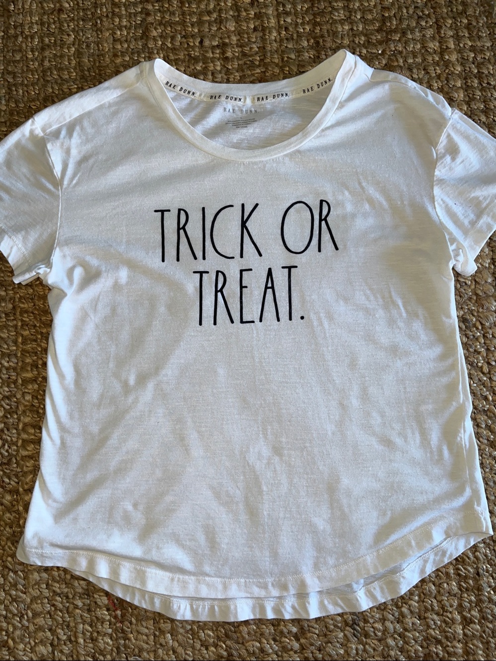 Halloween Rae Dunn White Tee with Black "Trick Or Treat" Graphic
SZ L